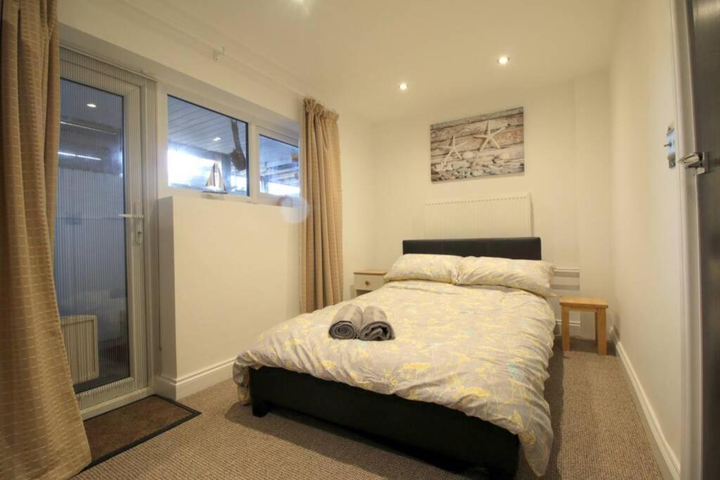 Pebbles Apartment By Air Premier Seaford Extérieur photo